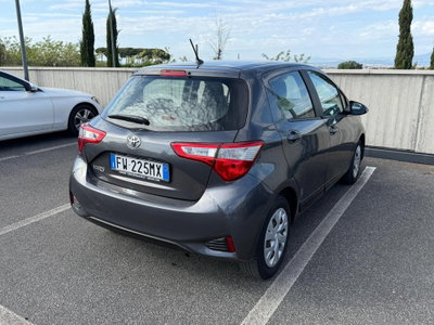 Toyota Yaris 1.0 72 CV 5 porte Lounge (5)