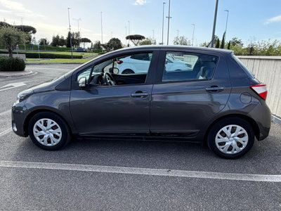 Toyota Yaris 1.0 72 CV 5 porte Lounge (7)