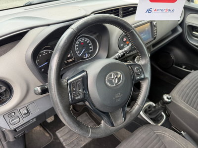 Toyota Yaris 1.0 72 CV 5 porte Lounge (9)