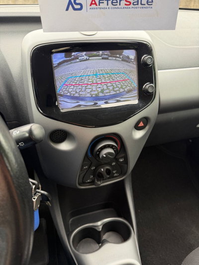 Toyota Aygo Connect 1.0 VVT-i 72 CV 5 porte x-cool (10)