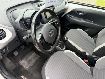 Toyota Aygo Connect 1.0 VVT-i 72 CV 5 porte x-cool (11)