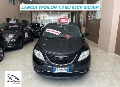 Lancia Ypsilon 1.3 MJT 16V 95 CV 5 porte S&S Silver (2)