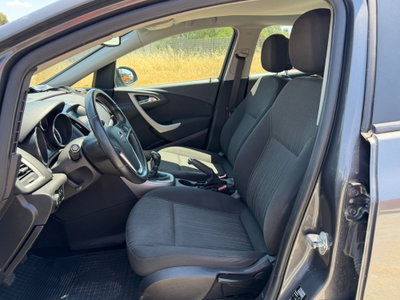 Opel Astra 1.6 115CV 5 porte Cosmo (11)