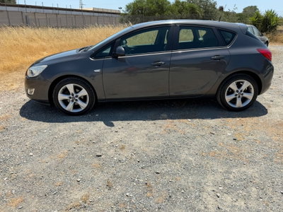 Opel Astra 1.6 115CV 5 porte Cosmo (3)