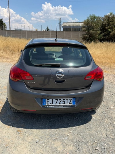 Opel Astra 1.6 115CV 5 porte Cosmo (5)