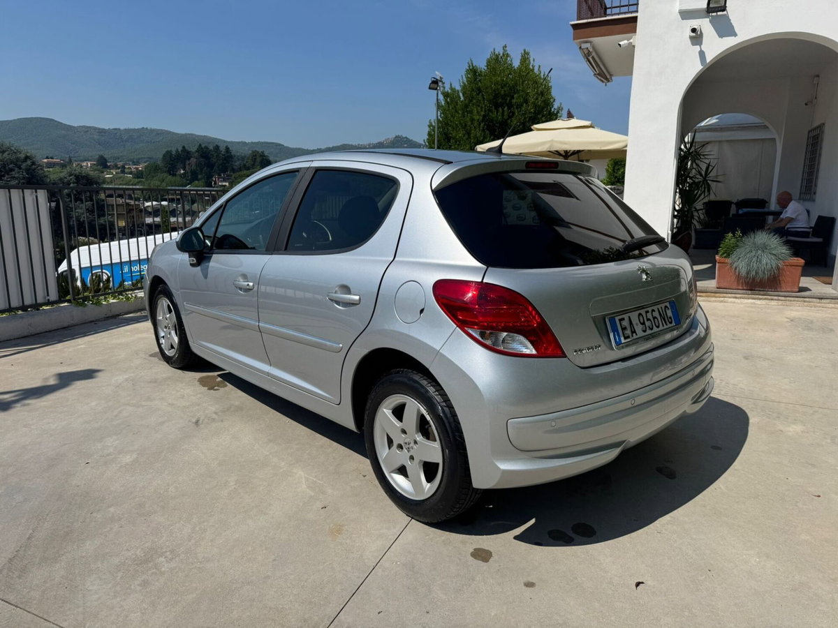 Peugeot 207 88CV 5p. 2 Tronic XS (4)
