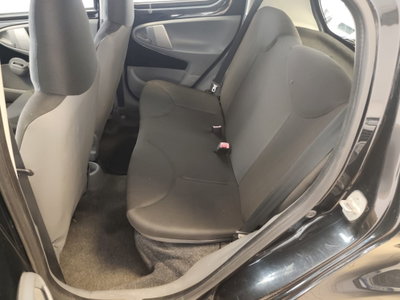 Toyota Aygo 1.0 12V VVT-i 5 porte Now Connect (10)