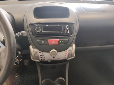Toyota Aygo 1.0 12V VVT-i 5 porte Now Connect (8)