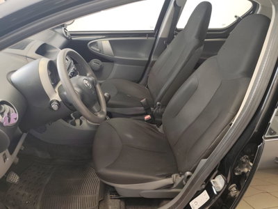Toyota Aygo 1.0 12V VVT-i 5 porte Now Connect (9)