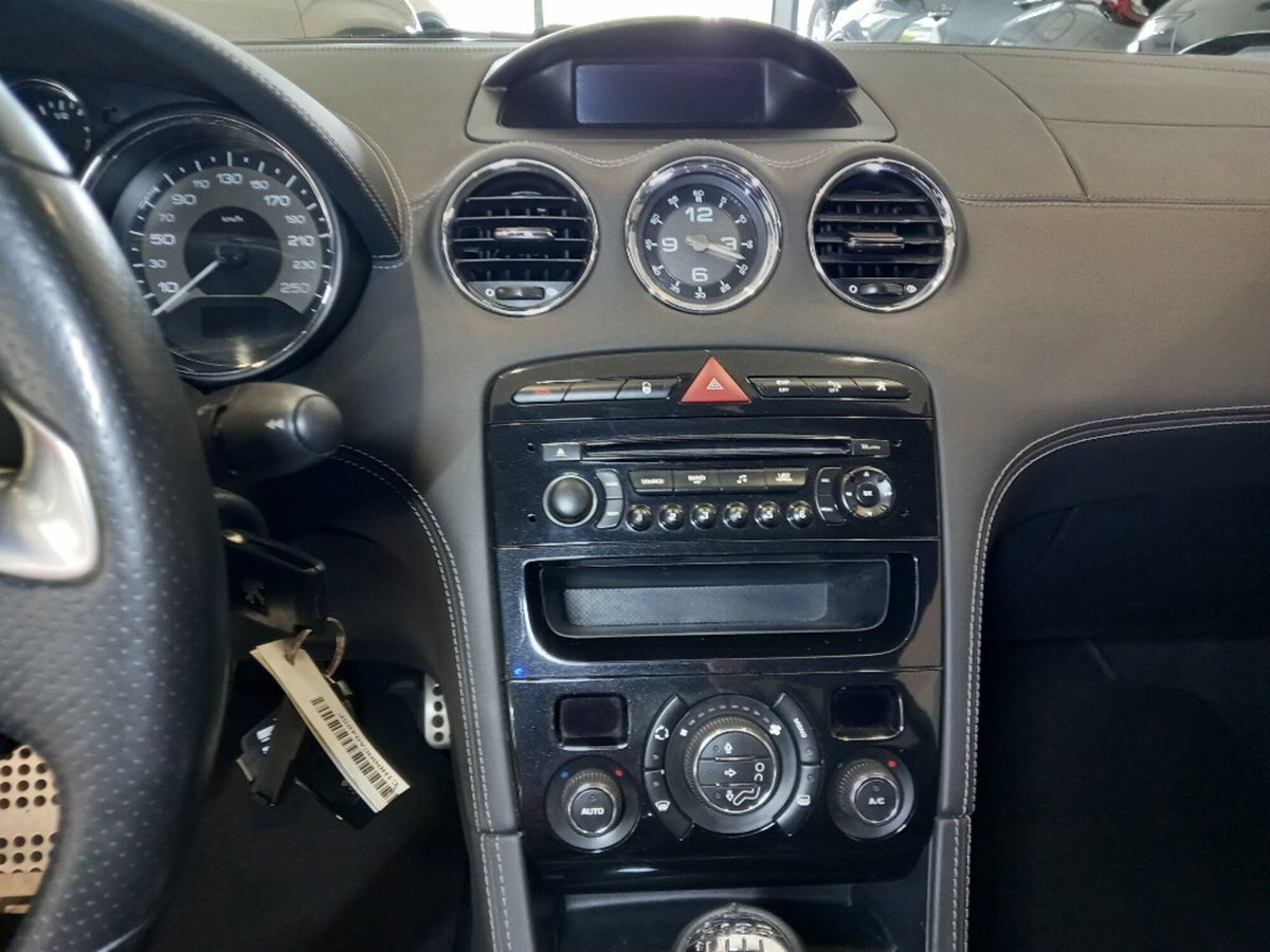Peugeot RCZ 1.6 THP 156CV (16)