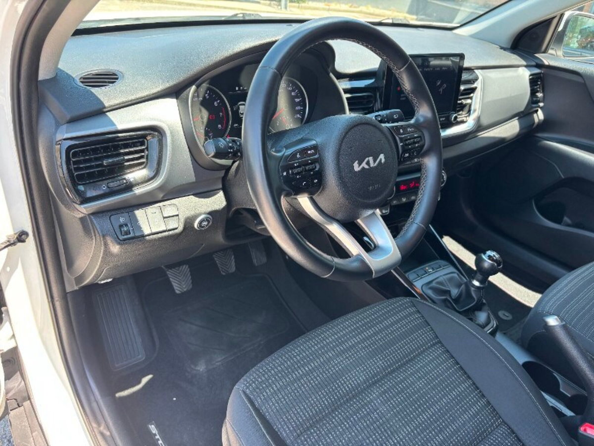 Kia Stonic 1.2 DPI Style (17)