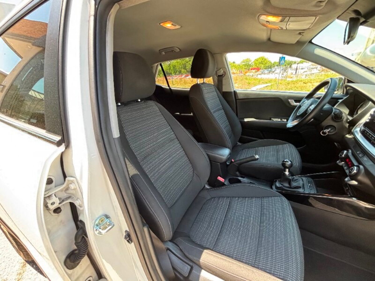 Kia Stonic 1.2 DPI Style (19)