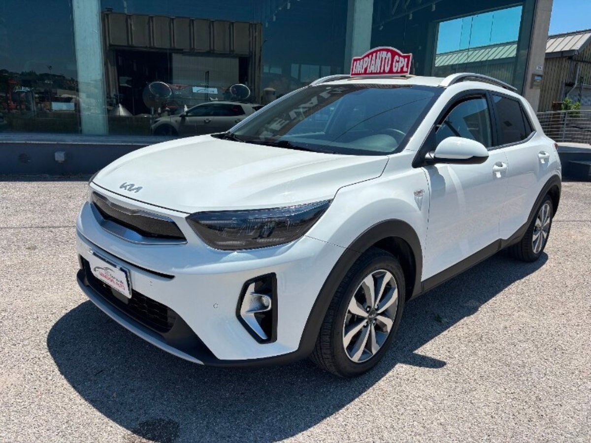 Kia Stonic 1.2 DPI Style (2)