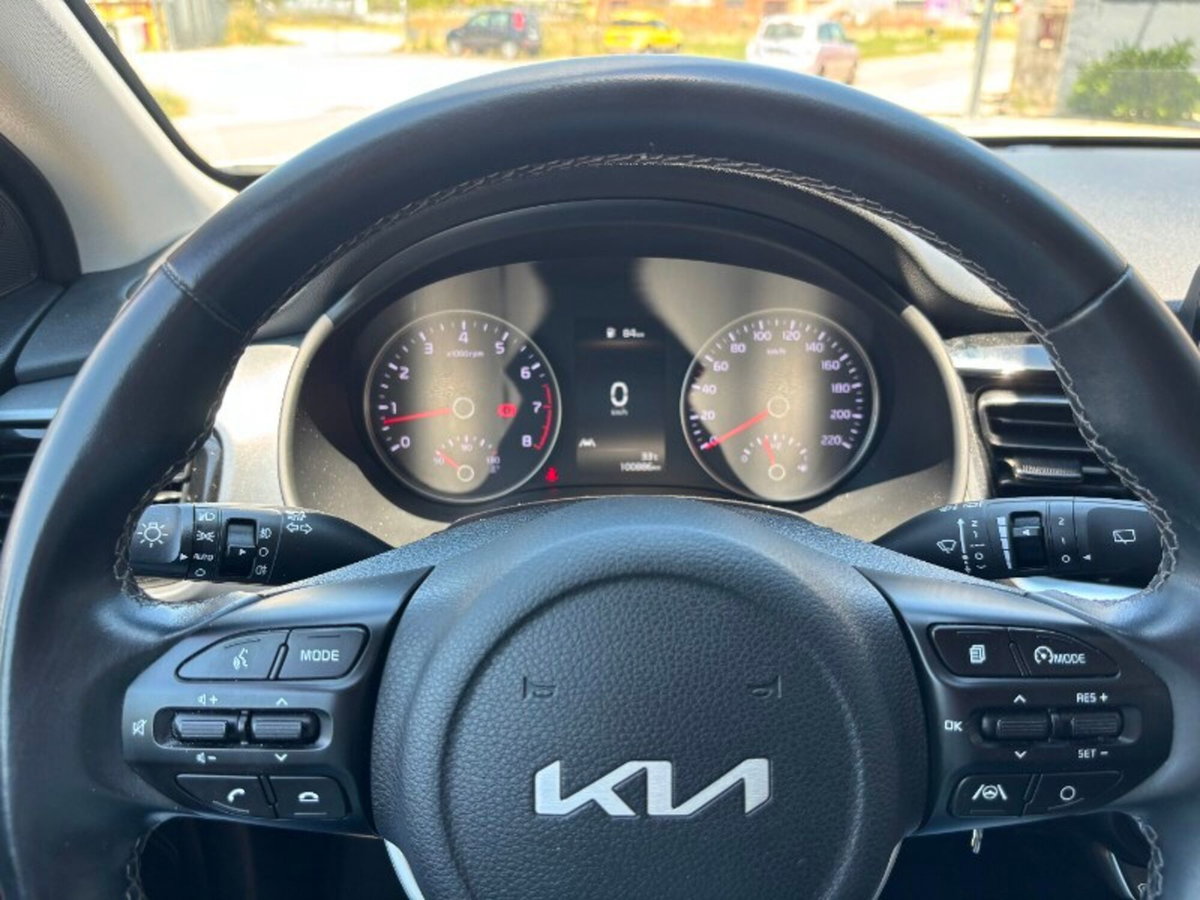 Kia Stonic 1.2 DPI Style (9)