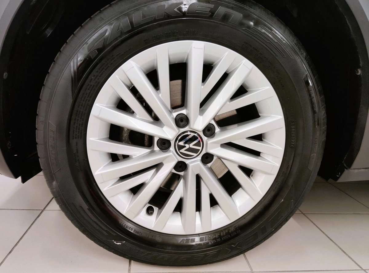Volkswagen T-Roc 1.0 TSI Life (9)