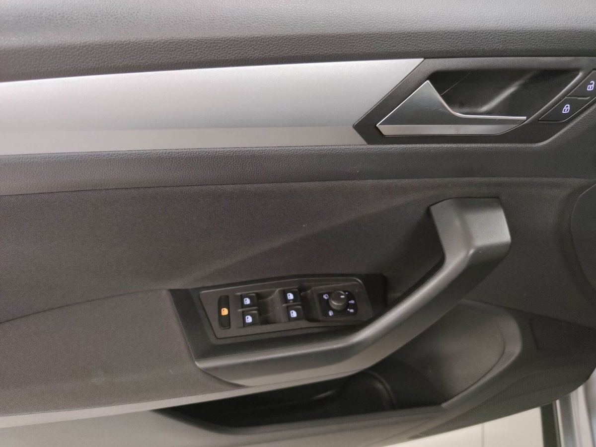 Volkswagen T-Roc 1.0 TSI Life (15)