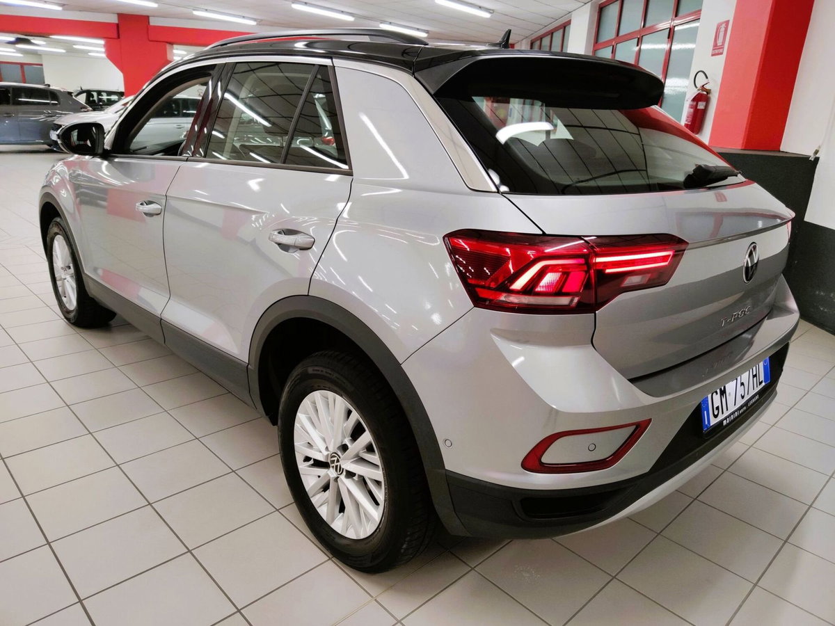 Volkswagen T-Roc 1.0 TSI Life (6)