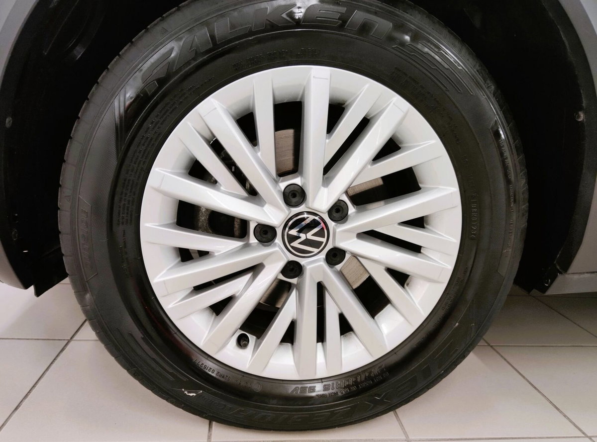 Volkswagen T-Roc 1.0 TSI Life (9)