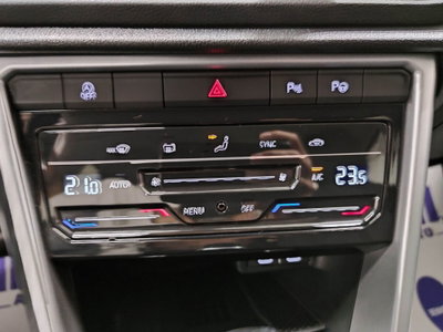 Volkswagen T-Roc 1.5 tsi Edition dsg (16)