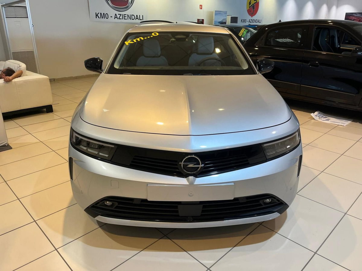 Opel Astra Station Wagon 1.2 Turbo 130 CV Sports Business Elegance (2)