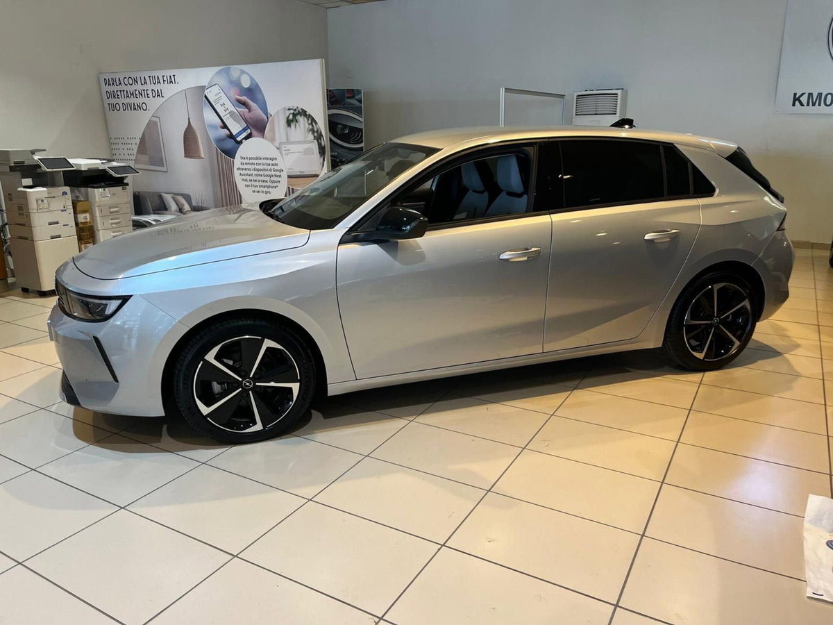 Opel Astra Station Wagon 1.2 Turbo 130 CV Sports Business Elegance (3)