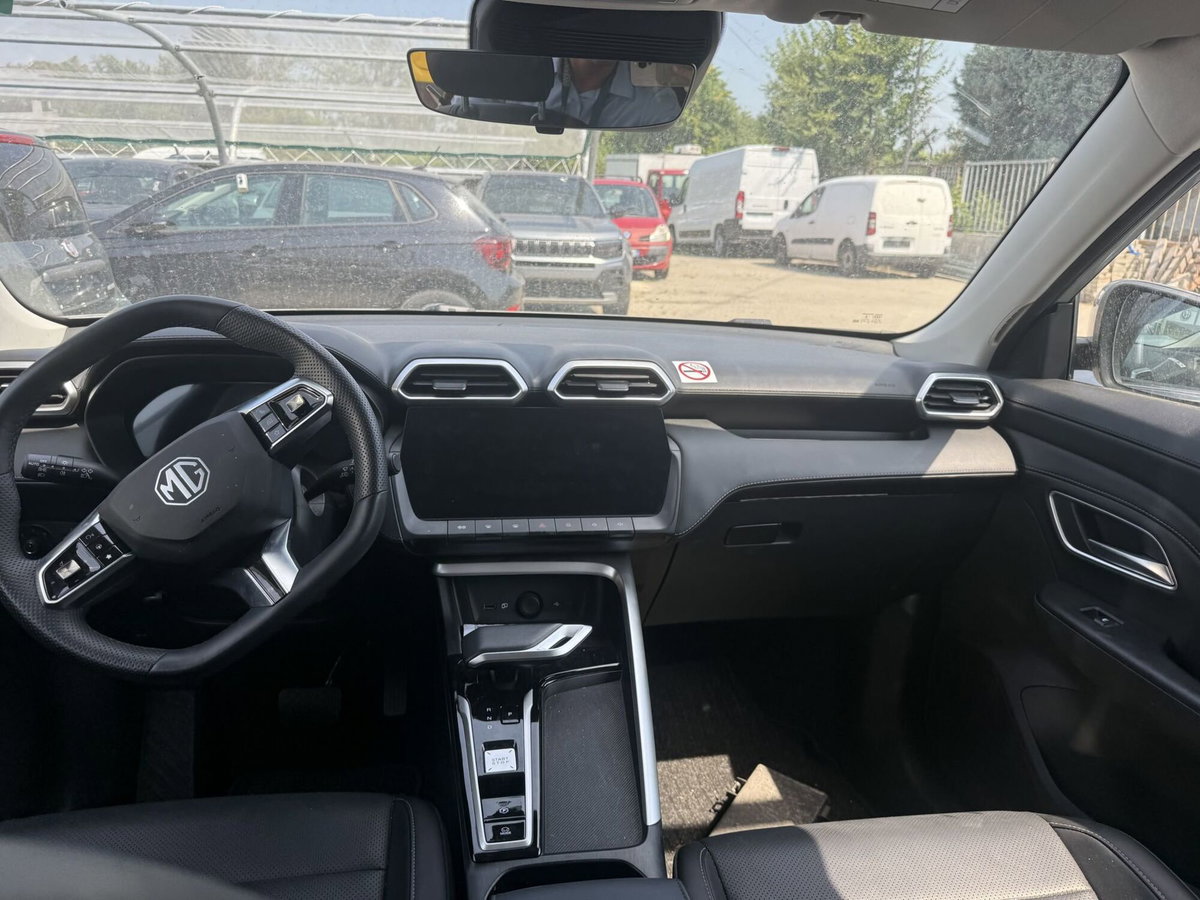 Mg ZS EV Luxury Standard Range (6)