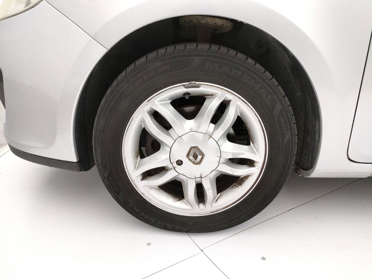 Renault Clio 1.2 16V 5 porte Dynamique (10)