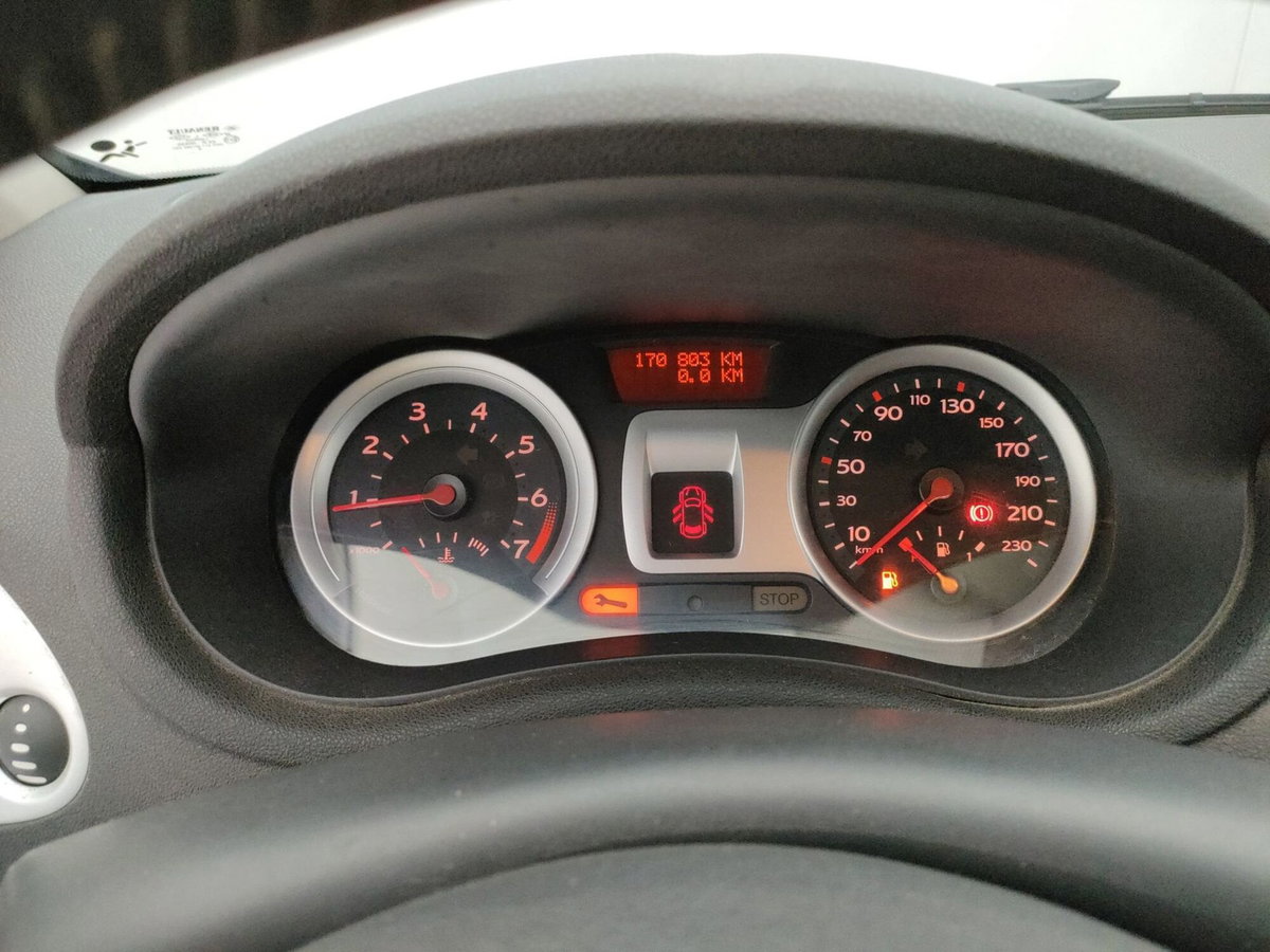 Renault Clio 1.2 16V 5 porte Dynamique (14)