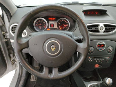 Renault Clio 1.2 16V 5 porte Dynamique (15)