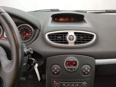 Renault Clio 1.2 16V 5 porte Dynamique (16)