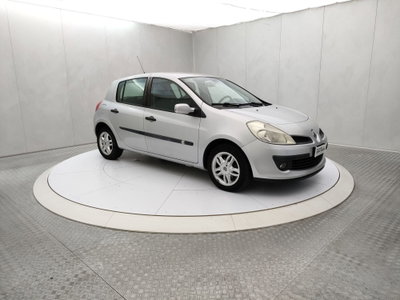 Renault Clio 1.2 16V 5 porte Dynamique (2)
