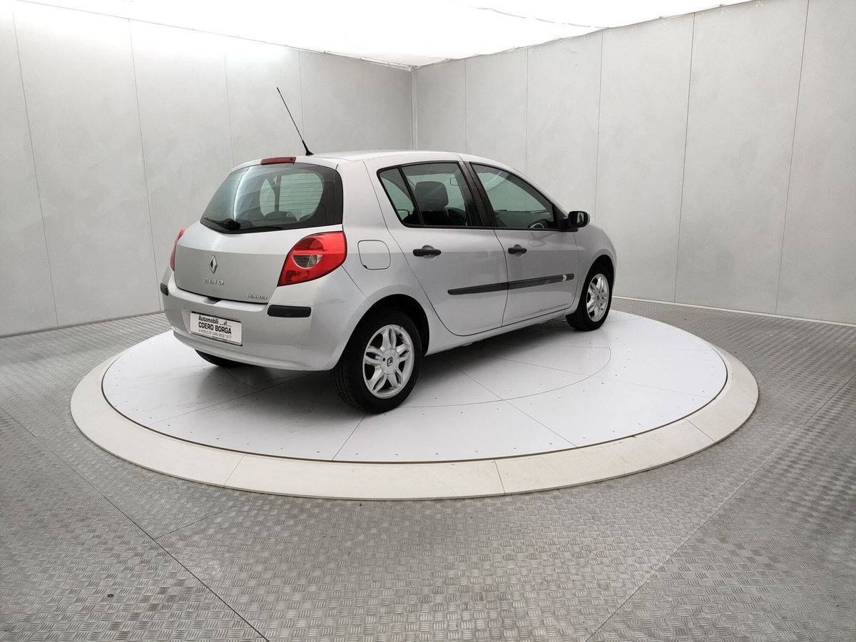 Renault Clio 1.2 16V 5 porte Dynamique (4)