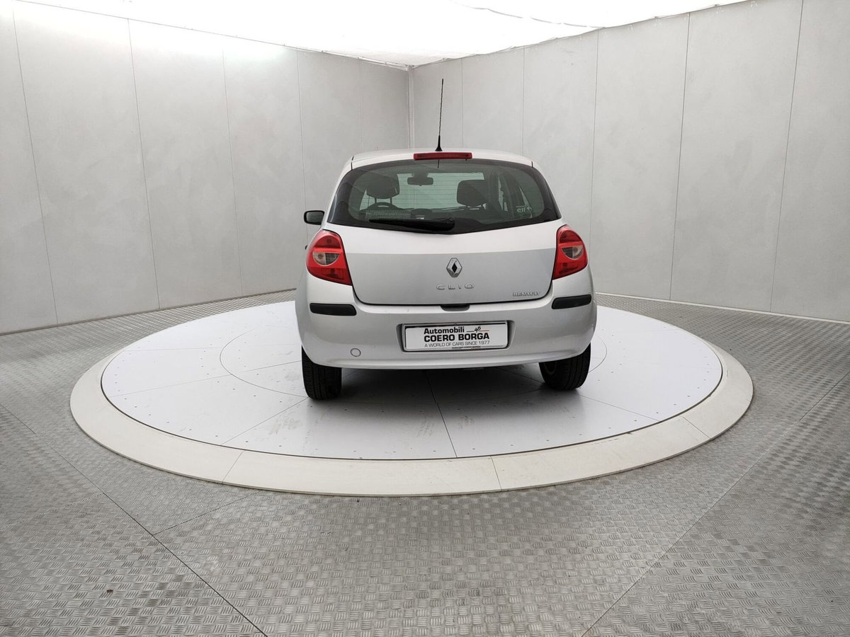 Renault Clio 1.2 16V 5 porte Dynamique (5)