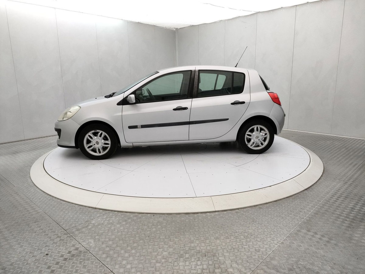 Renault Clio 1.2 16V 5 porte Dynamique (7)