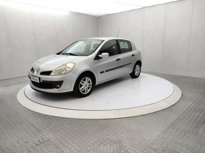 Renault Clio 1.2 16V 5 porte Dynamique (8)