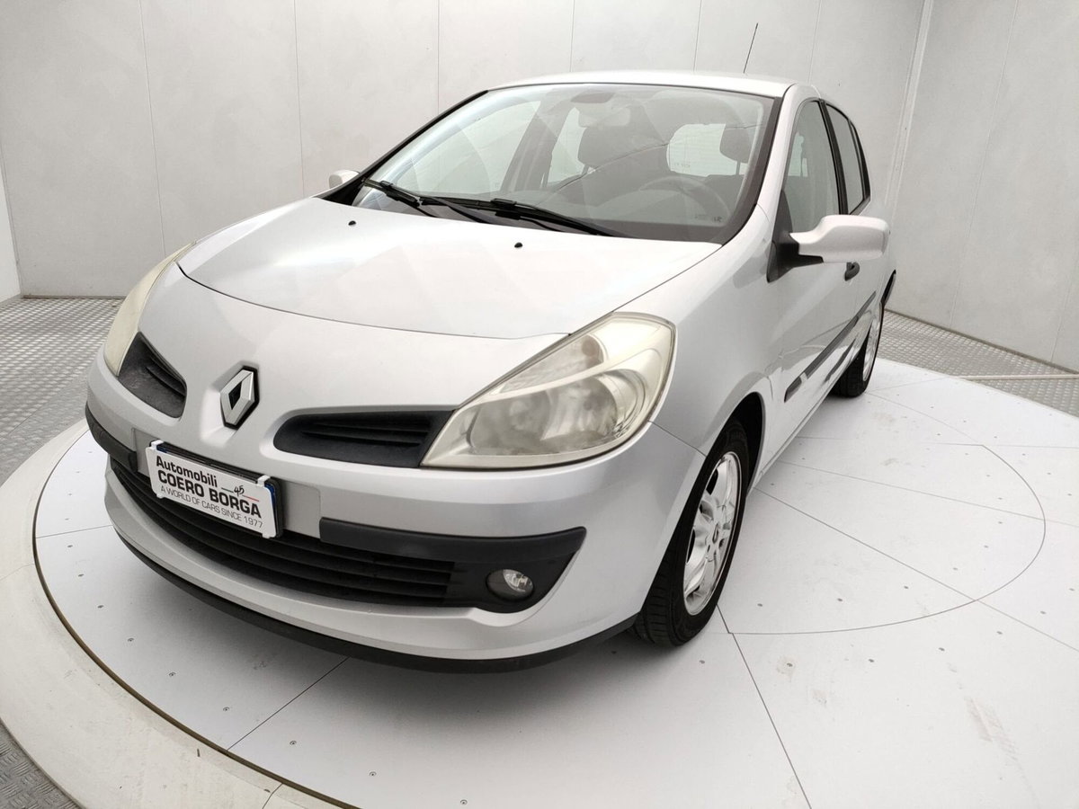 Renault Clio 1.2 16V 5 porte Dynamique (9)