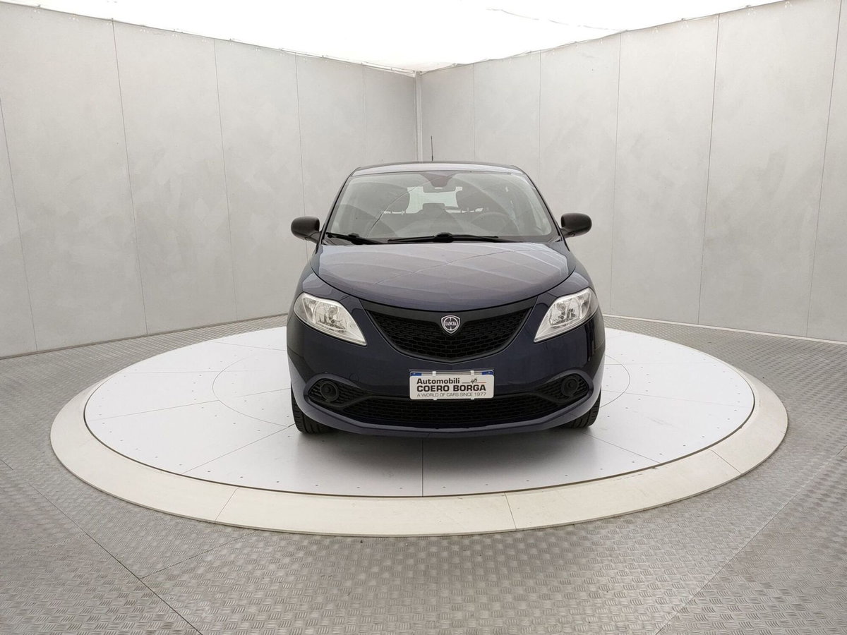 Lancia Ypsilon 1.2 69 CV 5 porte Elefantino Blu (2)