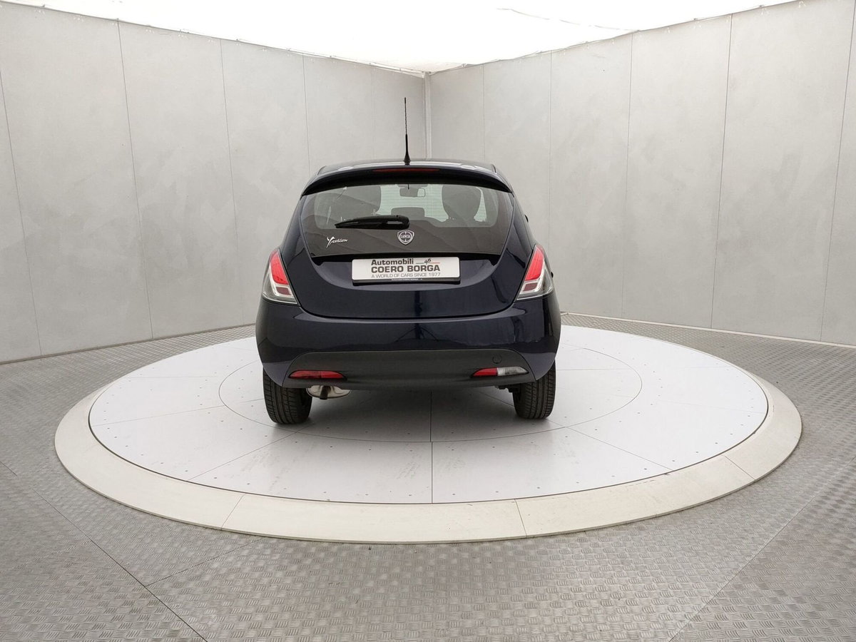 Lancia Ypsilon 1.2 69 CV 5 porte Elefantino Blu (5)