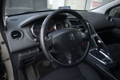 Peugeot 3008 1.6 e-HDi 115CV ETG6 Stop&Start Allure (15)