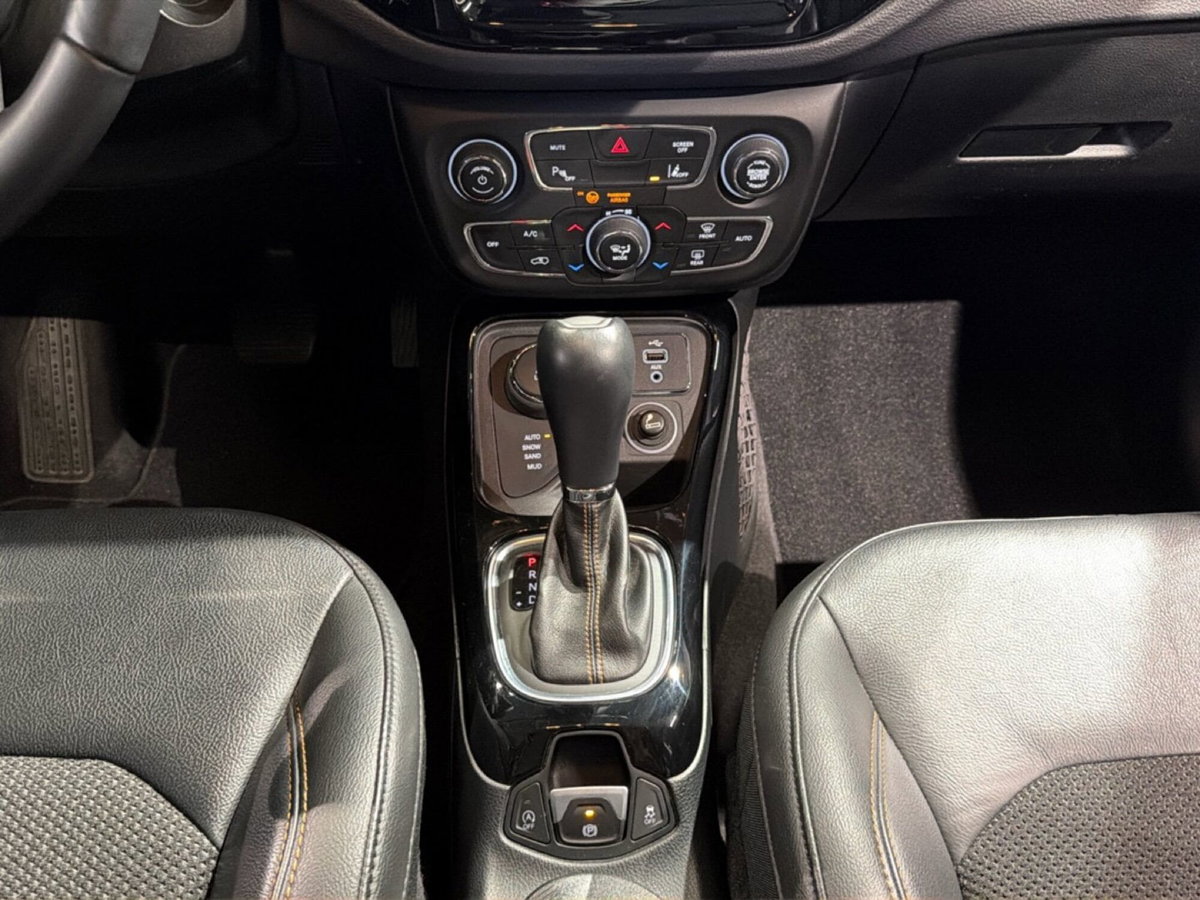 Jeep Compass 2.0 Multijet II 4WD Limited (8)