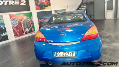 Opel Tigra TwinTop 1.4 16V Sport (7)