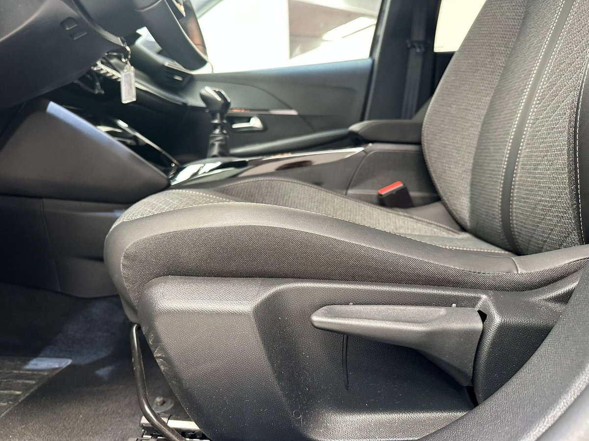 Peugeot 208 PureTech 100 Stop&Start 5 porte Allure (14)