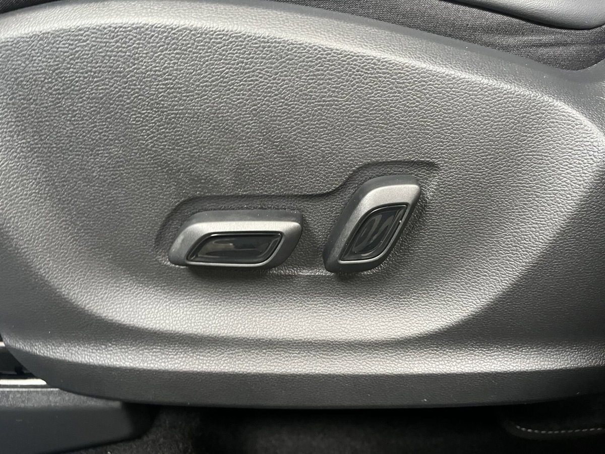 Mg ZS ZS 1.0 Luxury (11)