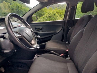 Lancia Ypsilon 1.2 69 CV 5 porte Silver (10)