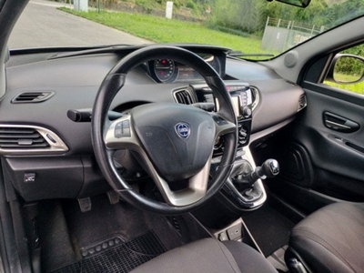 Lancia Ypsilon 1.2 69 CV 5 porte Silver (11)