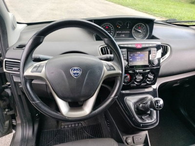 Lancia Ypsilon 1.2 69 CV 5 porte Silver (12)