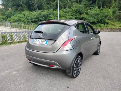 Lancia Ypsilon 1.2 69 CV 5 porte Silver (6)