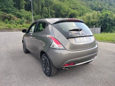 Lancia Ypsilon 1.2 69 CV 5 porte Silver (8)