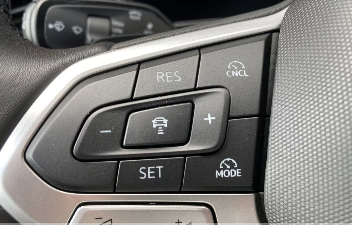 Volkswagen Tiguan 2.0 tdi R-Line 4motion 193cv dsg (14)