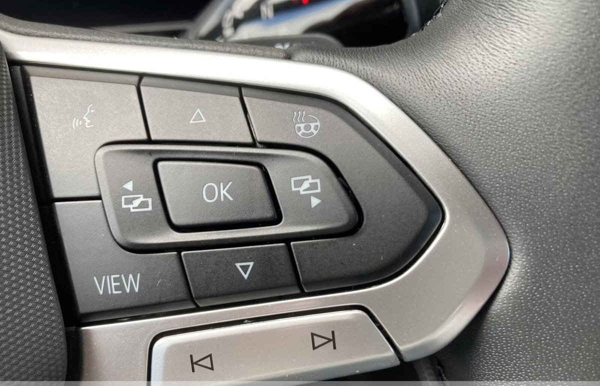 Volkswagen Tiguan 2.0 tdi R-Line 4motion 193cv dsg (19)